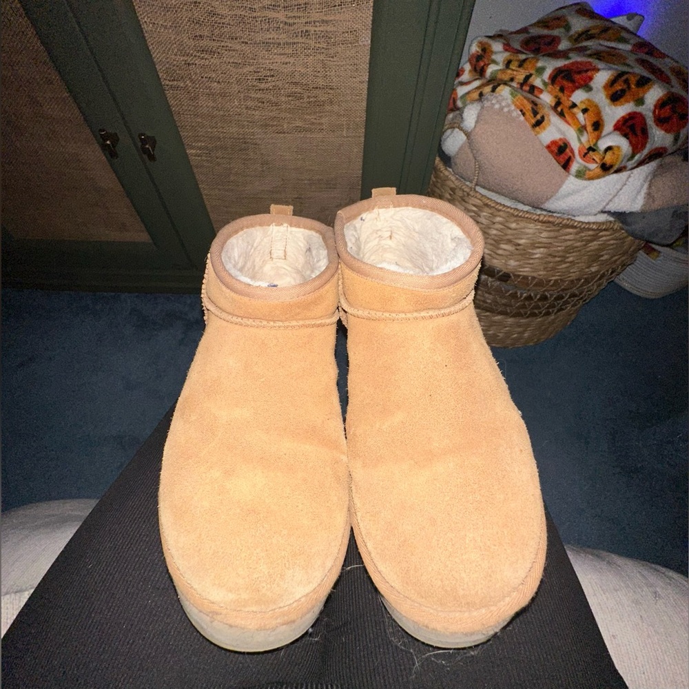Classic ultra mini platform uggs